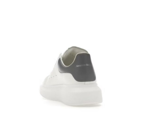 Alexander McQueen Oversized white Grey - Image 3